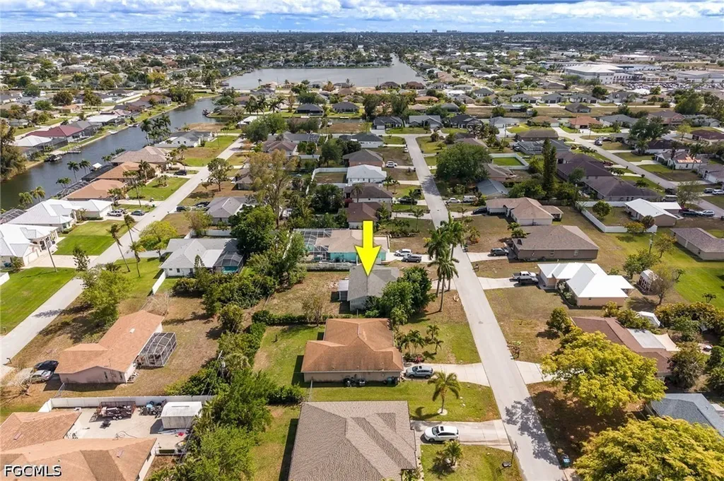 1333 SW 5th Place Cape Coral FL 33991