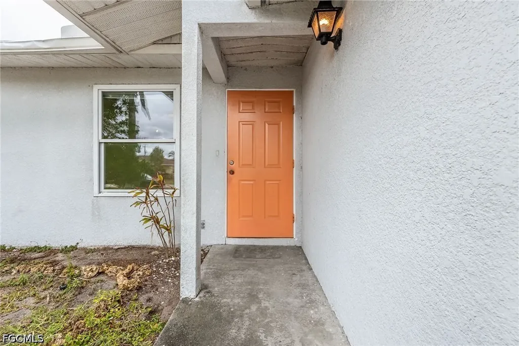 1333 SW 5th Place Cape Coral FL 33991