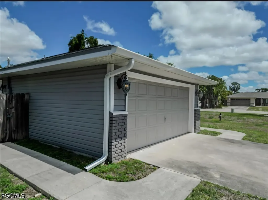 8241 Harrisburg Drive Fort Myers FL 33967