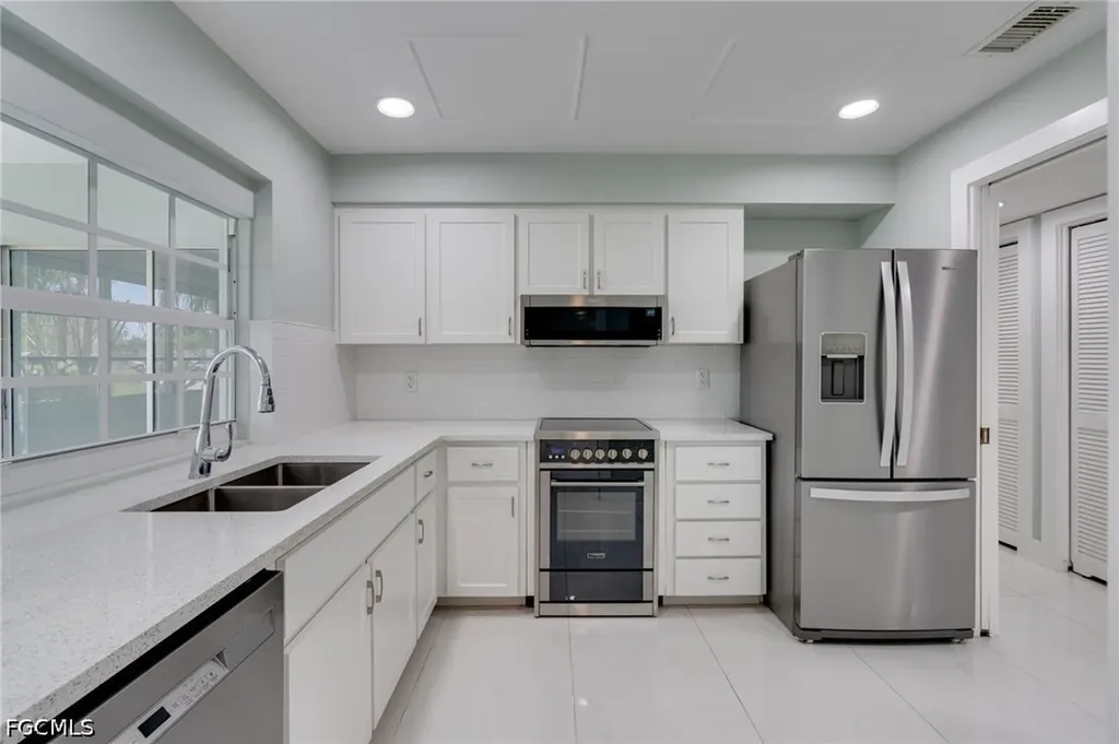 4100 Lakewood Boulevard Naples FL 34112