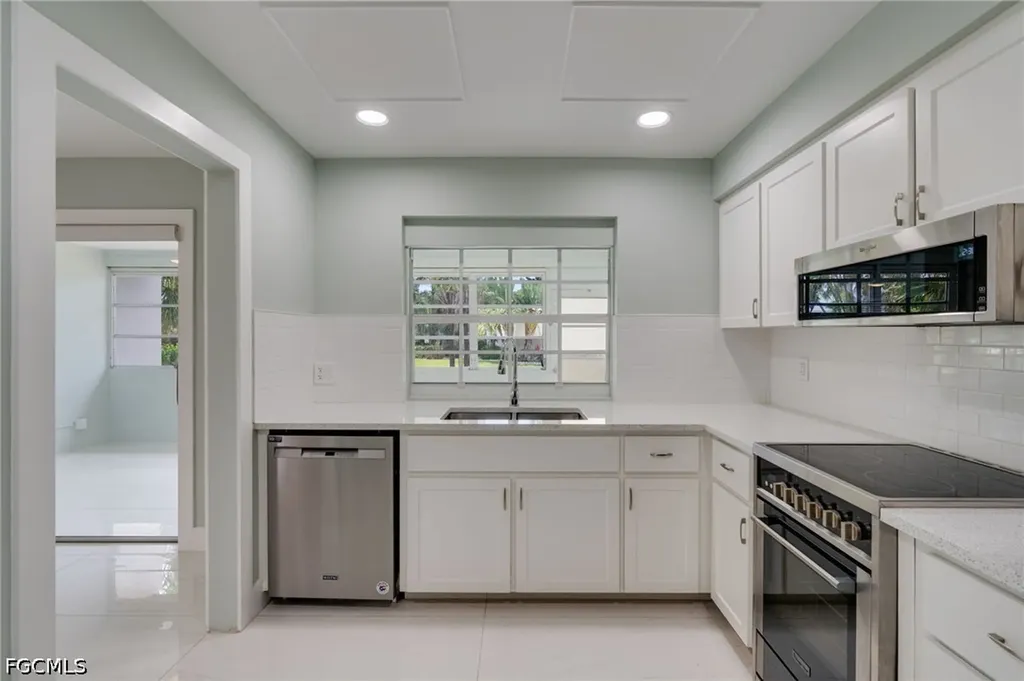 4100 Lakewood Boulevard Naples FL 34112