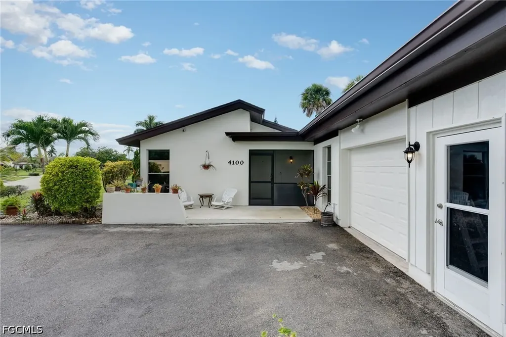 4100 Lakewood Boulevard Naples FL 34112