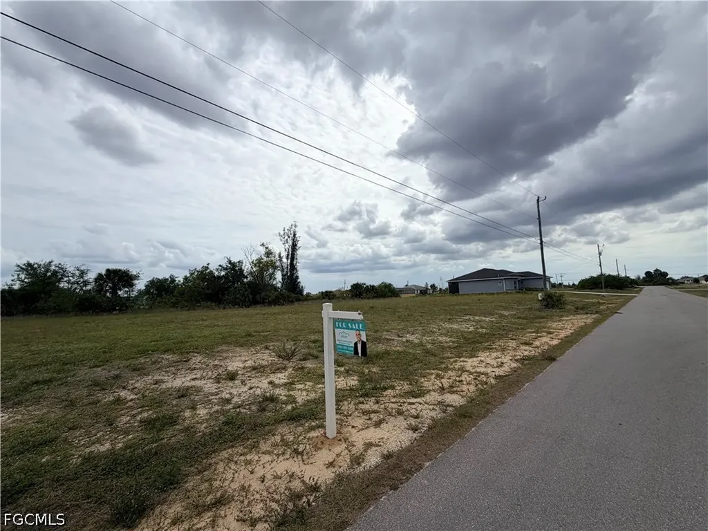 904 NE 20th Street Cape Coral FL 33909