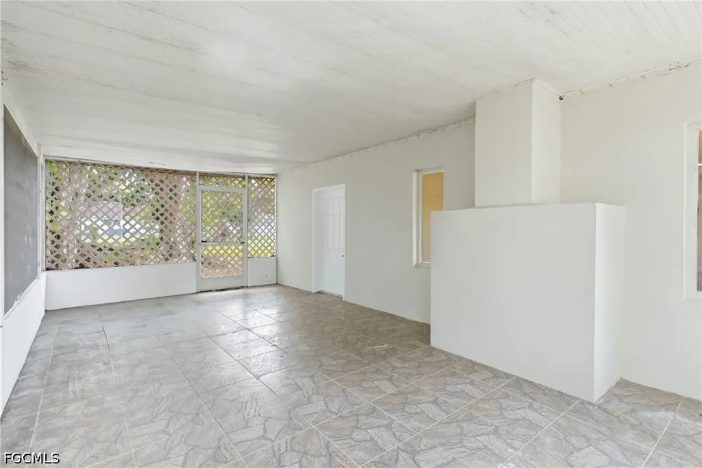 363 New York Drive Fort Myers FL 33905
