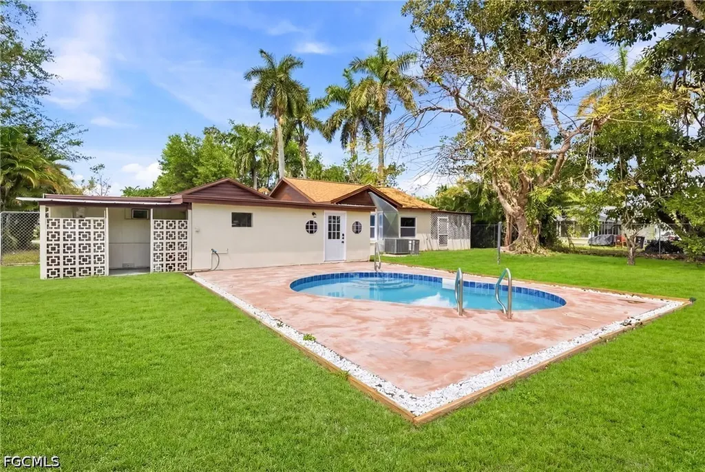 363 New York Drive Fort Myers FL 33905