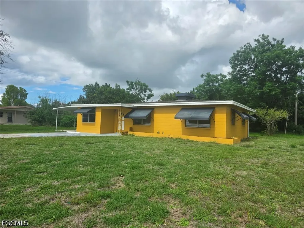 102 Connecticut Road Lehigh Acres FL 33936
