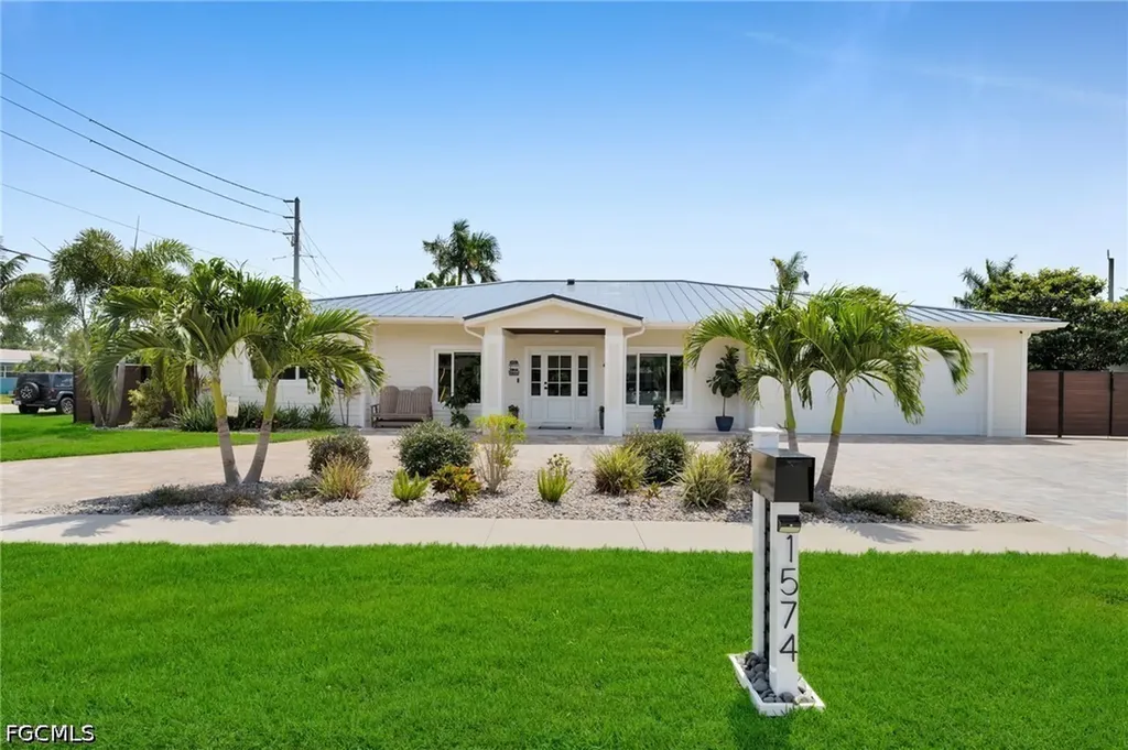 1574 Ricardo Avenue Fort Myers FL 33901