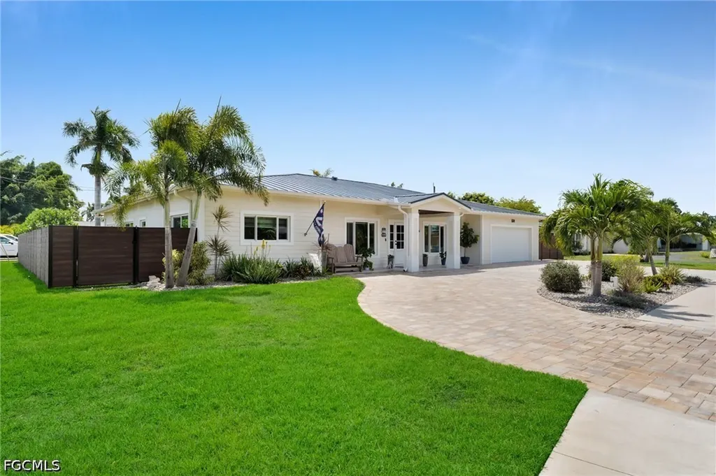 1574 Ricardo Avenue Fort Myers FL 33901