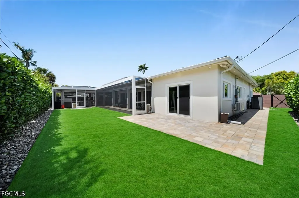 1574 Ricardo Avenue Fort Myers FL 33901