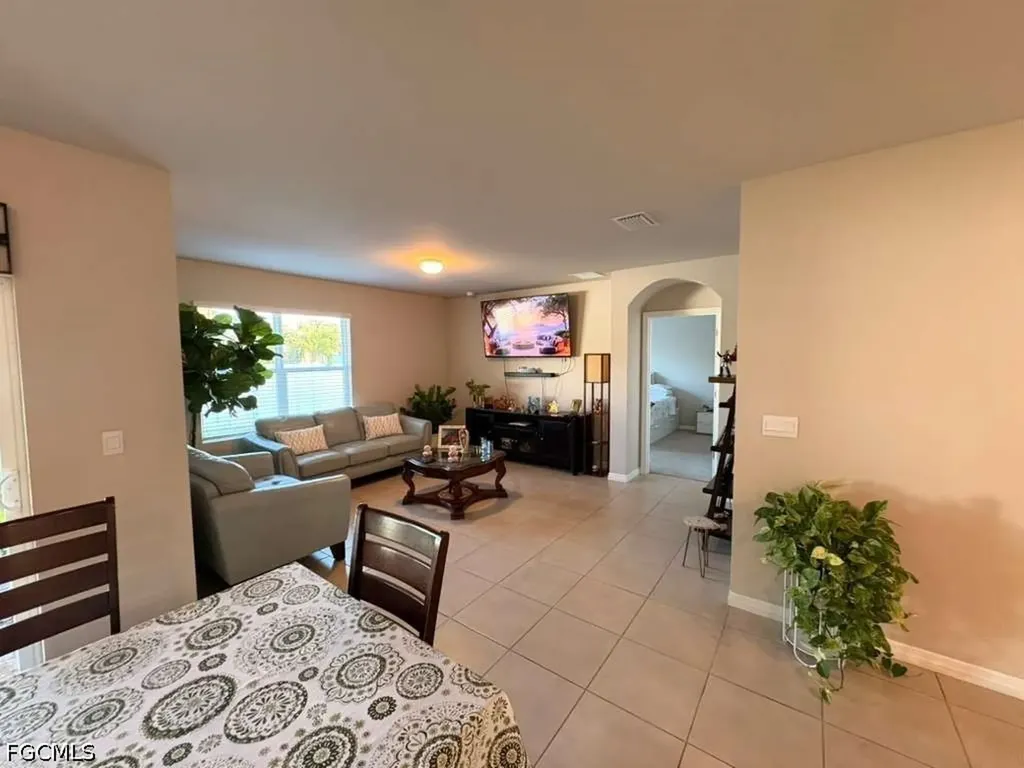 1129 NW 20th Avenue Cape Coral FL 33993