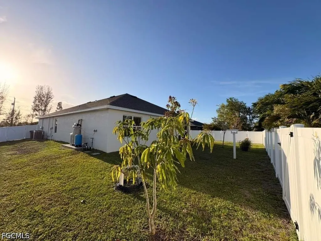 1129 NW 20th Avenue Cape Coral FL 33993