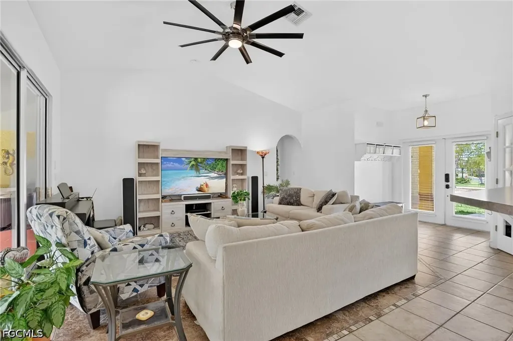 3809 Agualinda Boulevard Cape Coral FL 33914