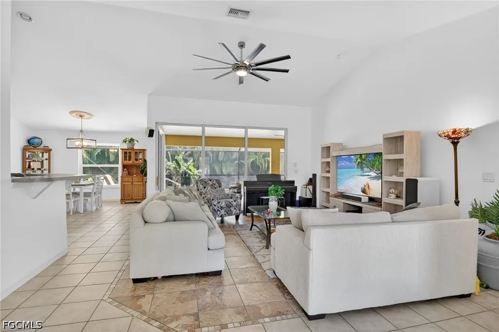 3809 Agualinda Boulevard Cape Coral FL 33914