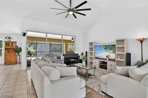 3809 Agualinda Boulevard Cape Coral FL 33914