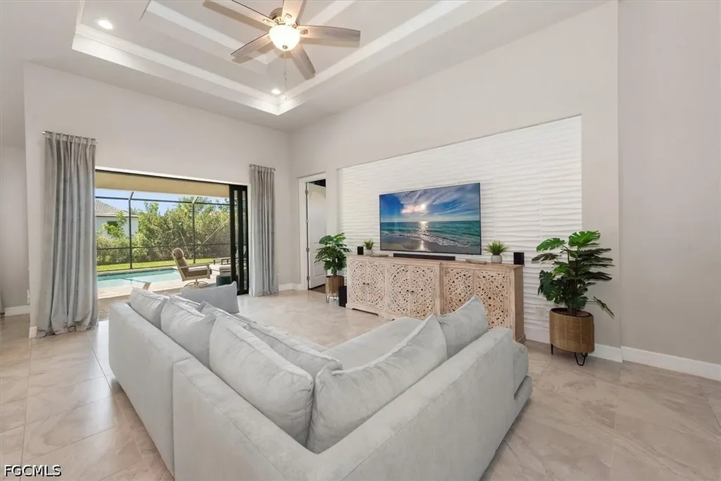 2214 Cape Coral Parkway W Cape Coral FL 33914