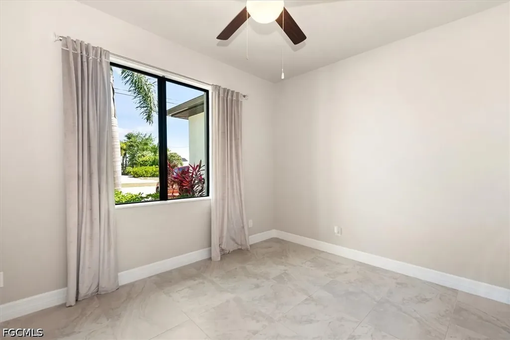 2214 Cape Coral Parkway W Cape Coral FL 33914
