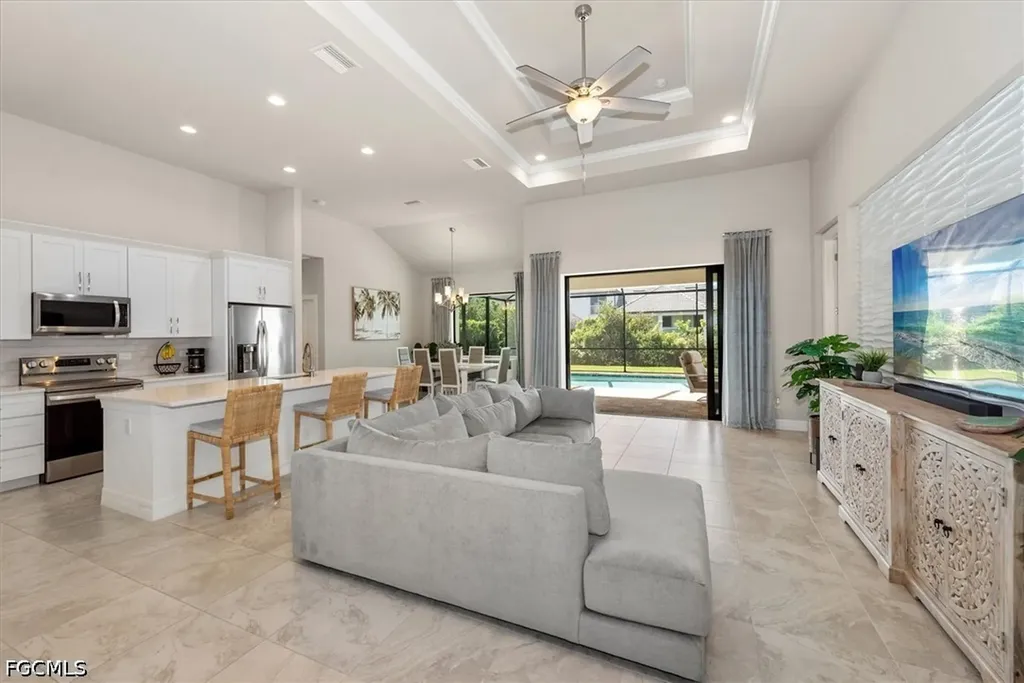 2214 Cape Coral Parkway W Cape Coral FL 33914