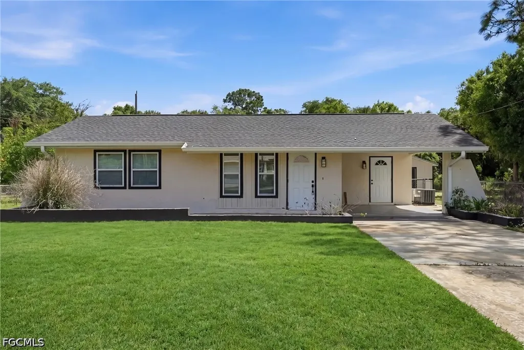 1702 E 6th Street Lehigh Acres FL 33972