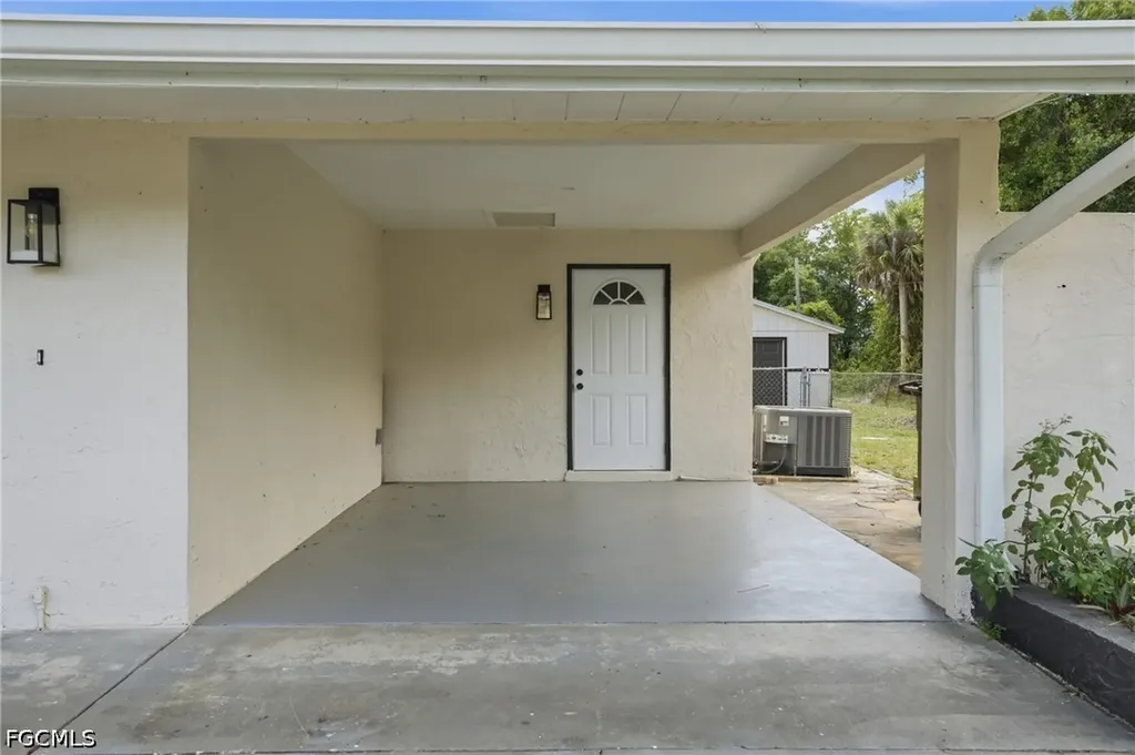 1702 E 6th Street Lehigh Acres FL 33972
