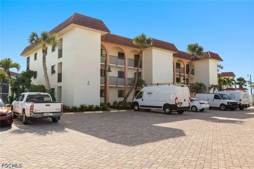 671 E Gulf Drive Sanibel FL 33957