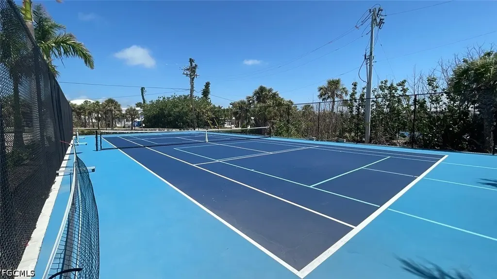 671 E Gulf Drive Sanibel FL 33957