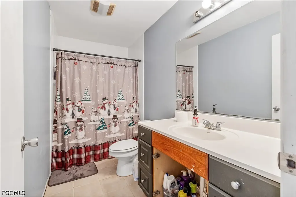 906 NE 2nd Avenue Cape Coral FL 33909