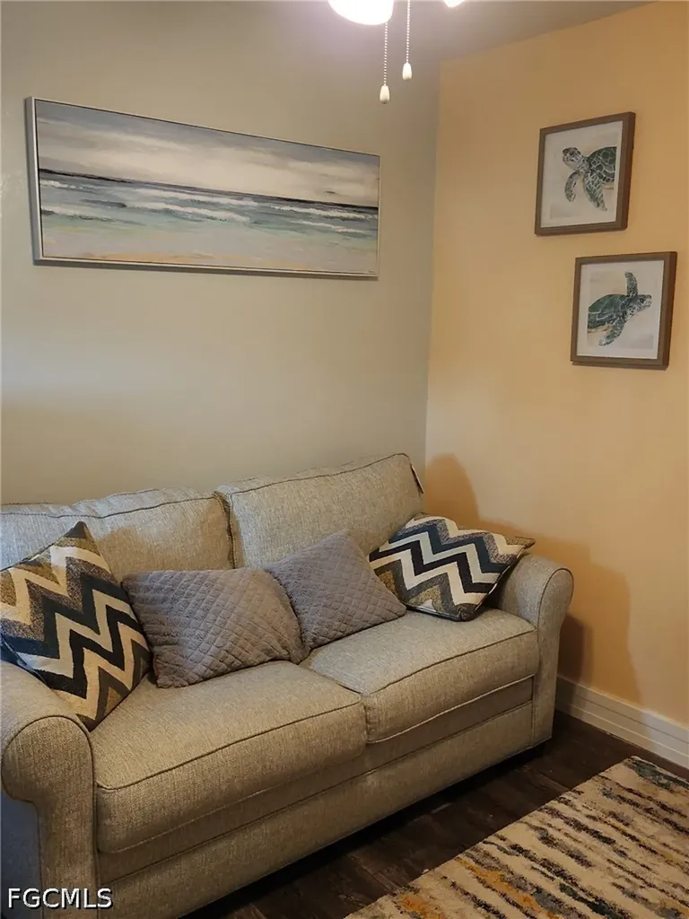 906 NE 2nd Avenue Cape Coral FL 33909