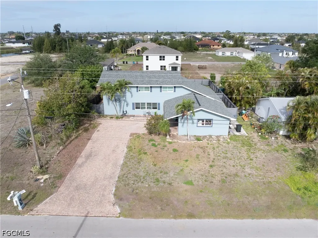 906 NE 2nd Avenue Cape Coral FL 33909