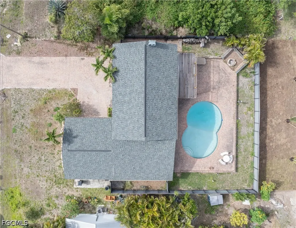 906 NE 2nd Avenue Cape Coral FL 33909