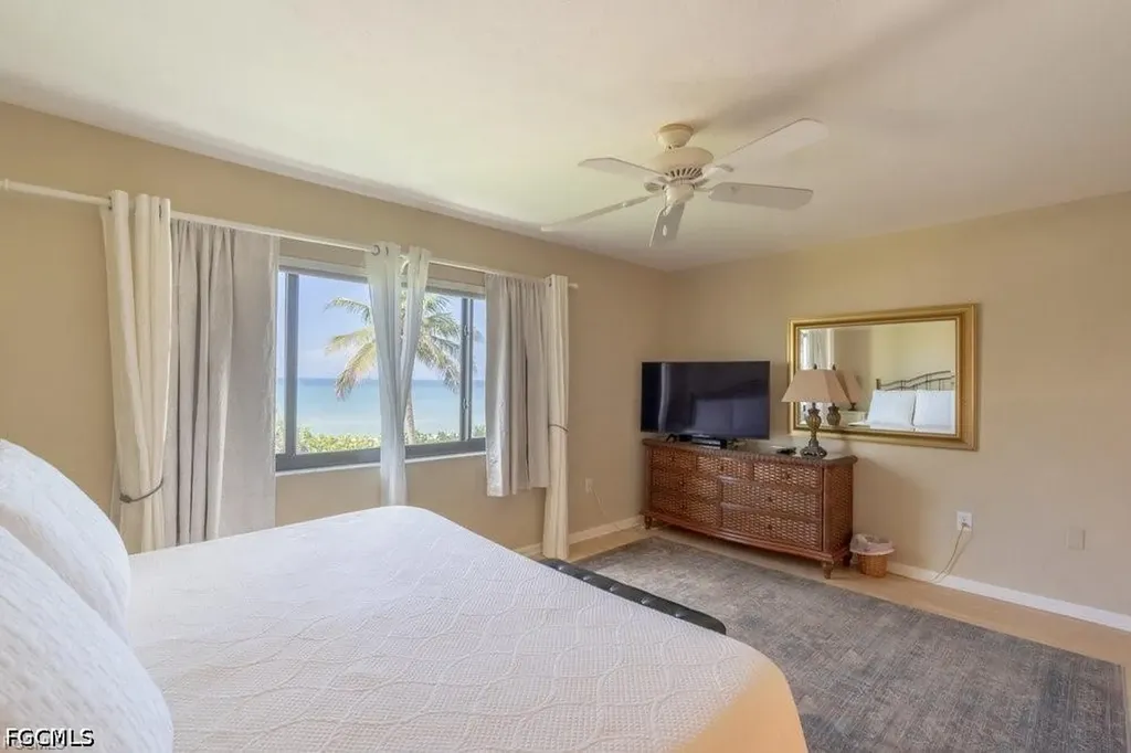10475 Gulf Shore Drive Naples FL 34108