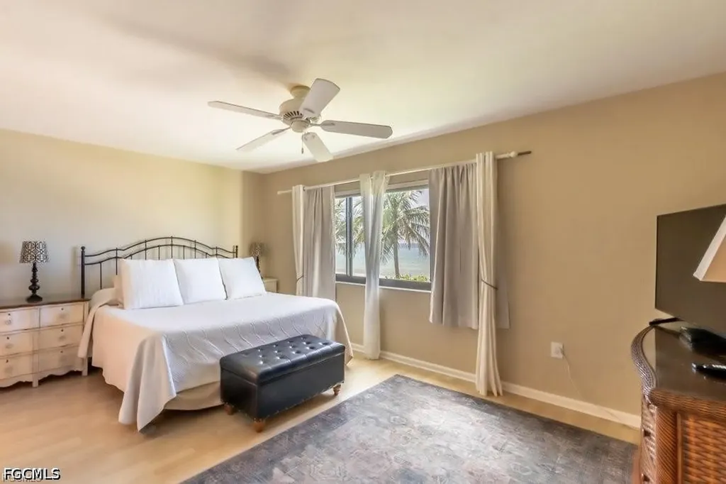 10475 Gulf Shore Drive Naples FL 34108