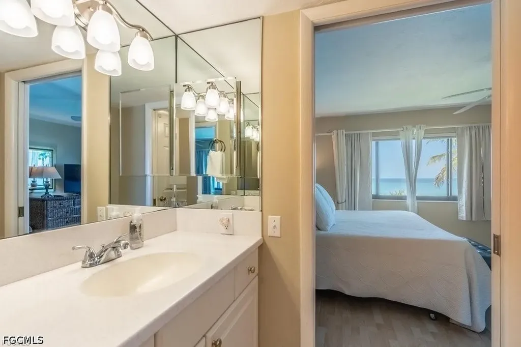 10475 Gulf Shore Drive Naples FL 34108