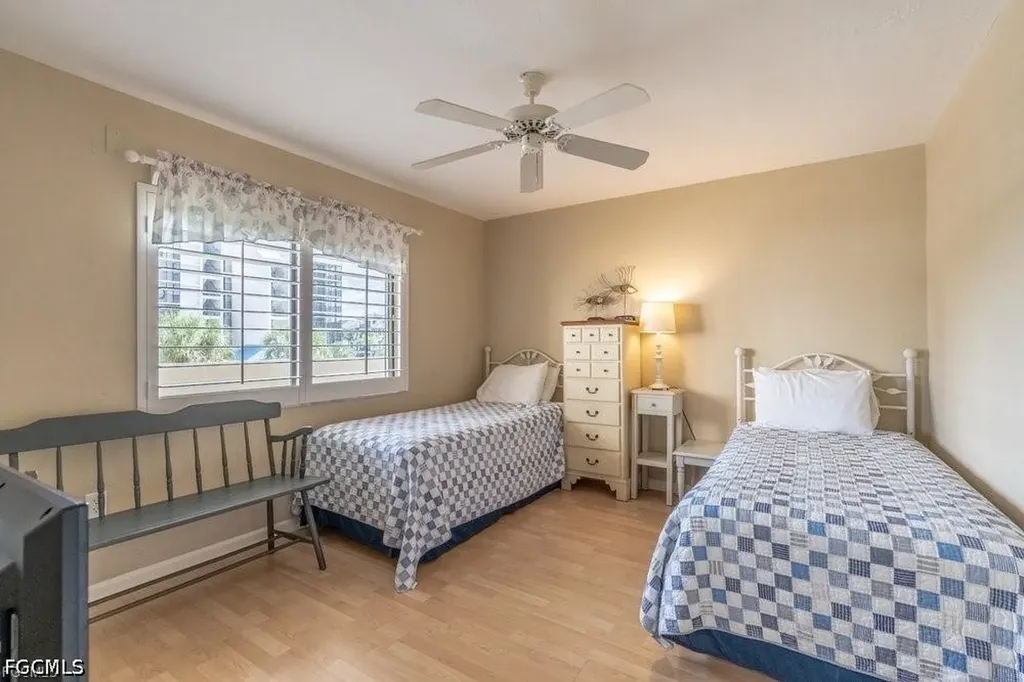 10475 Gulf Shore Drive Naples FL 34108