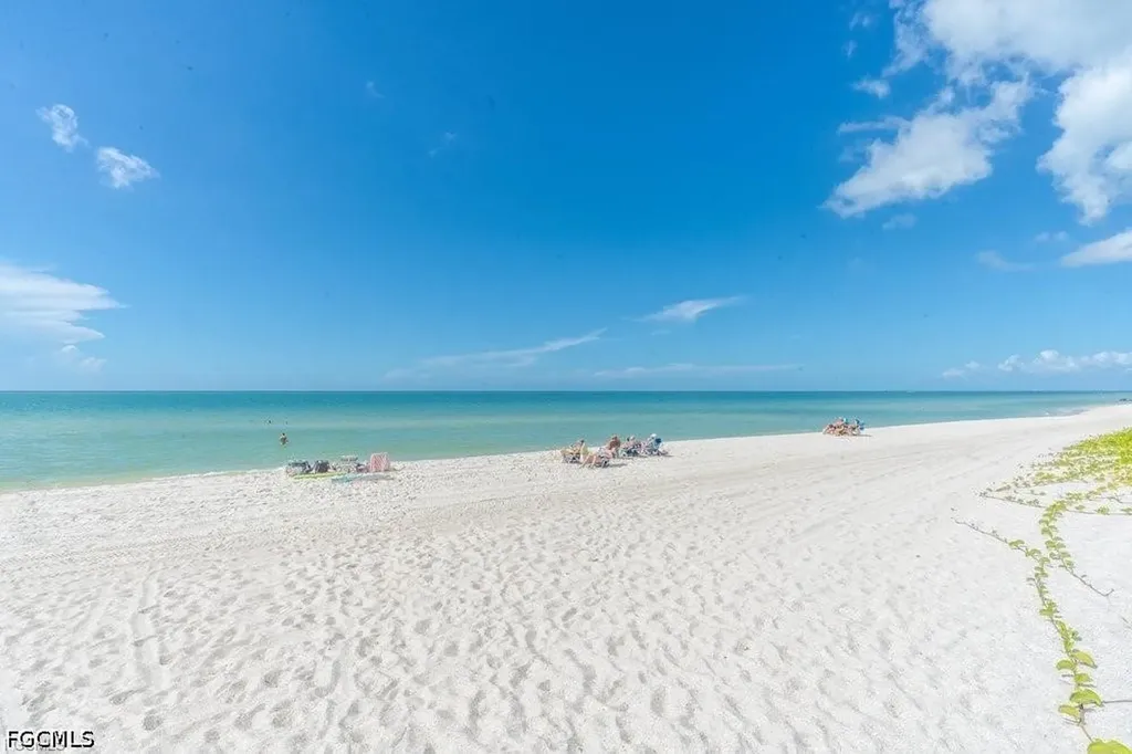 10475 Gulf Shore Drive Naples FL 34108