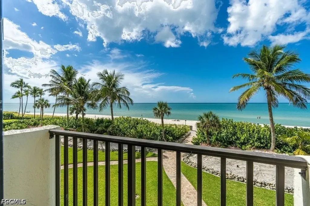 10475 Gulf Shore Drive Naples FL 34108