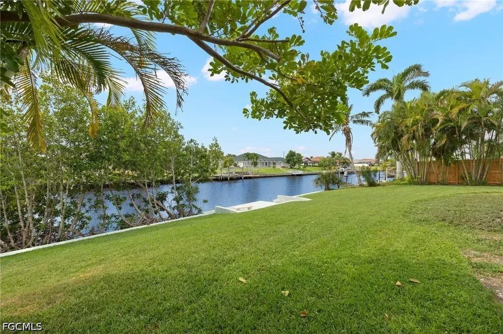 1504 SE 20th Street Cape Coral FL 33990
