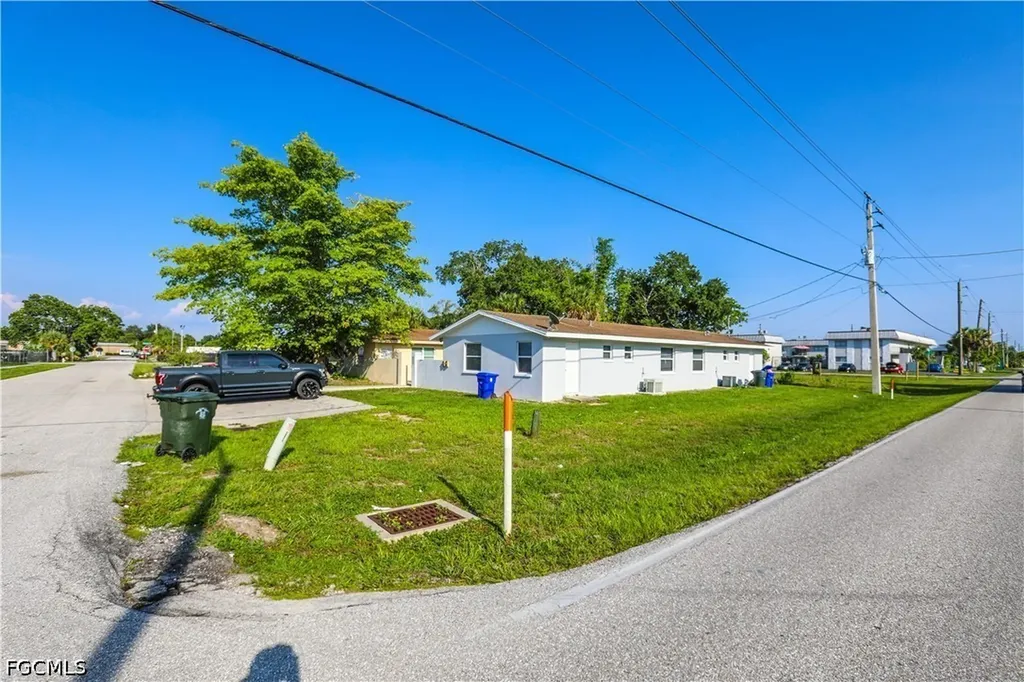 2406 Linhart Avenue Fort Myers FL 33901