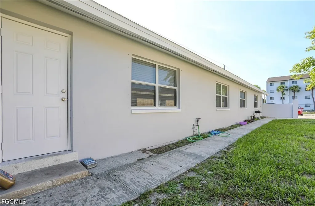 2406 Linhart Avenue Fort Myers FL 33901