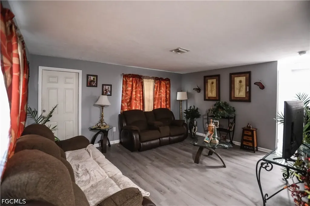 2406 Linhart Avenue Fort Myers FL 33901
