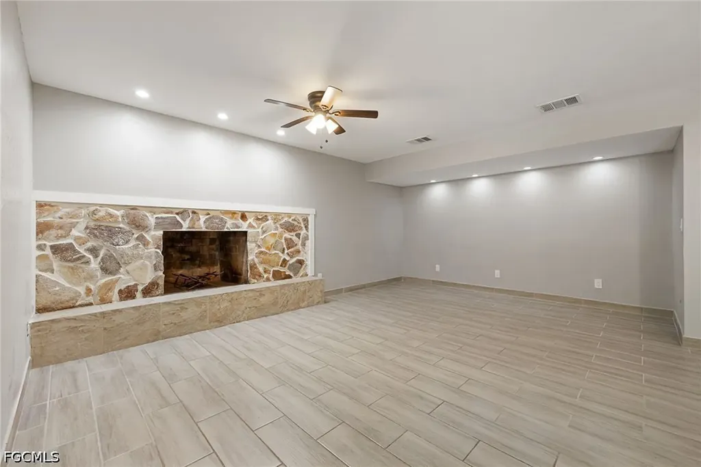 16941 Tarpon Way North Fort Myers FL 33917