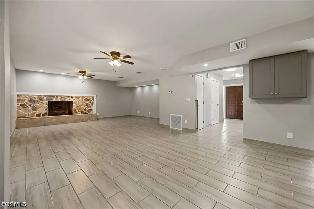 16941 Tarpon Way North Fort Myers FL 33917