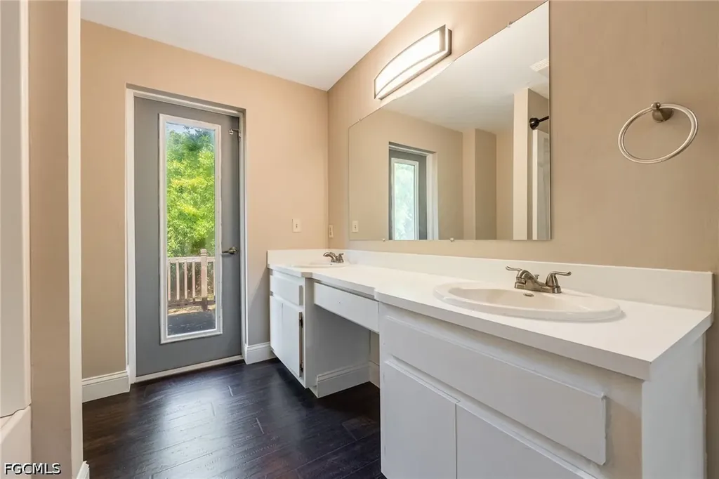 16941 Tarpon Way North Fort Myers FL 33917