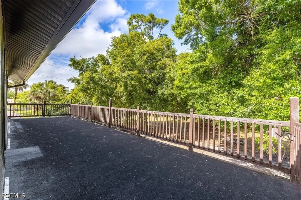 16941 Tarpon Way North Fort Myers FL 33917