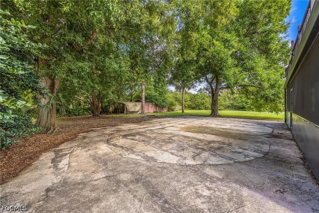16941 Tarpon Way North Fort Myers FL 33917