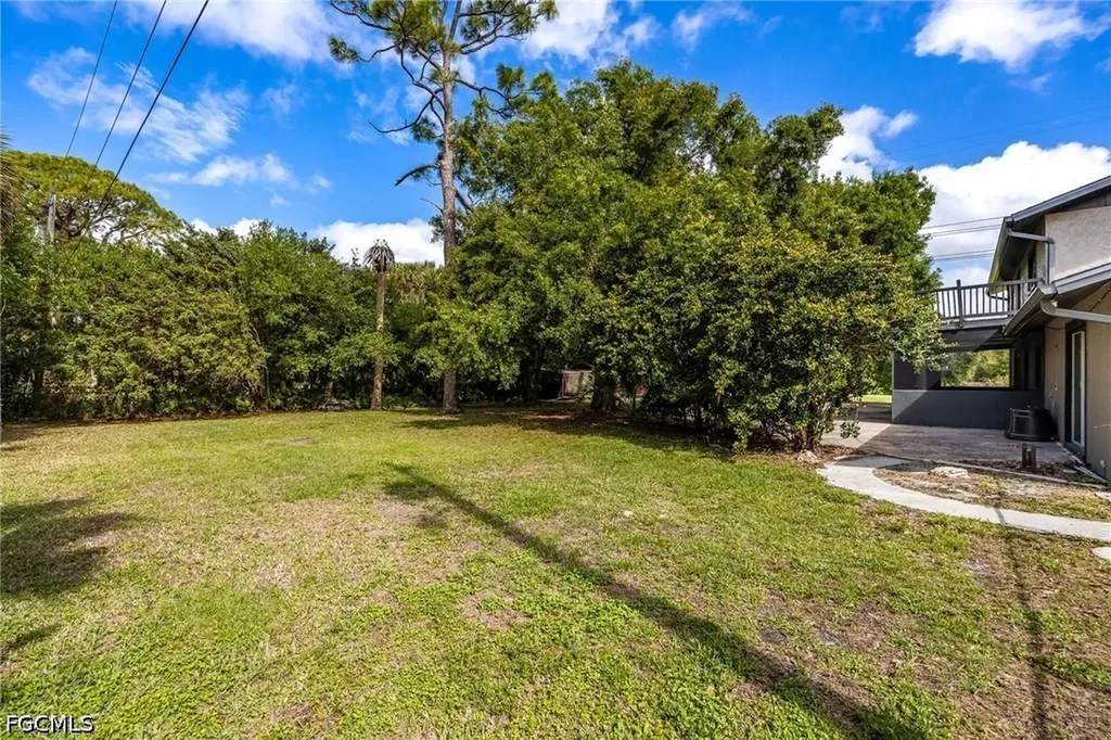16941 Tarpon Way North Fort Myers FL 33917
