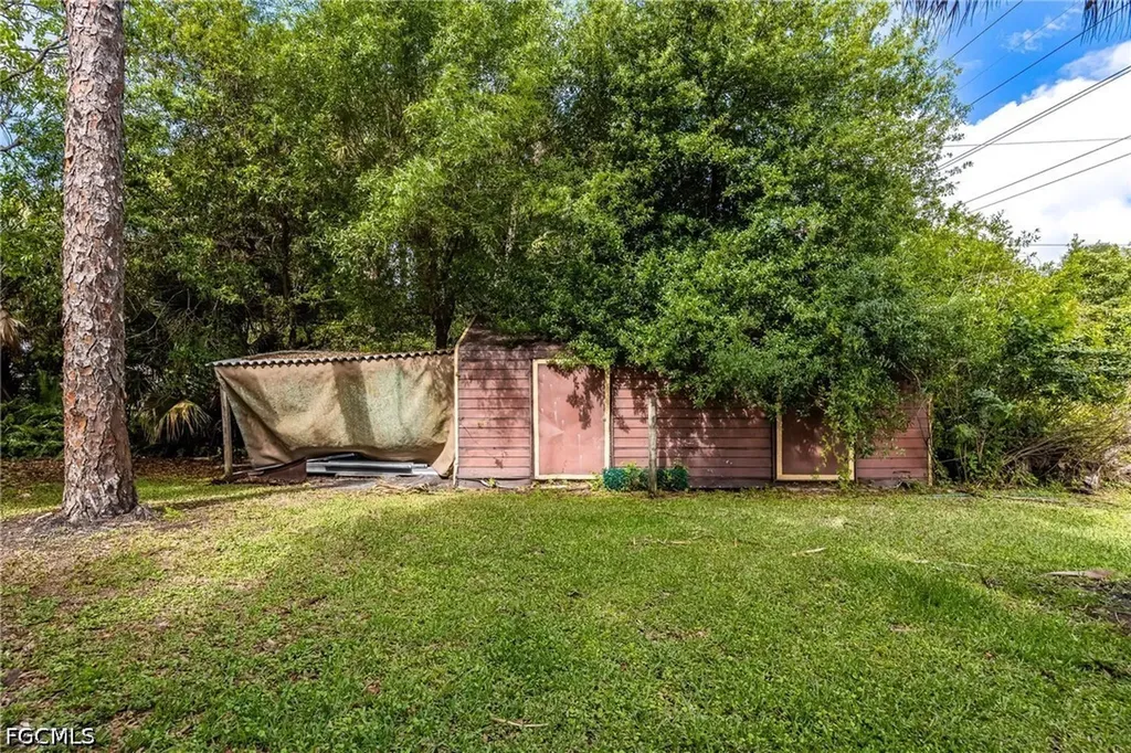 16941 Tarpon Way North Fort Myers FL 33917