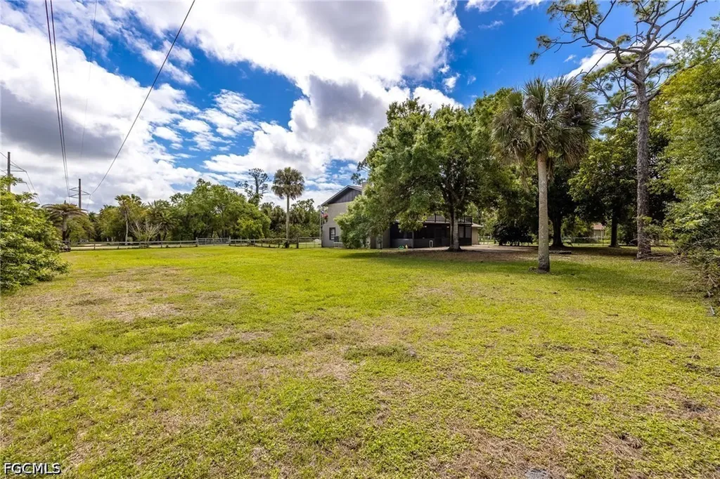16941 Tarpon Way North Fort Myers FL 33917