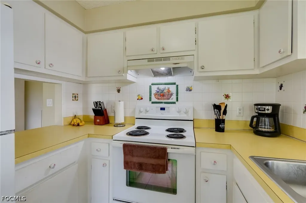 4521 Orchid Boulevard Cape Coral FL 33904