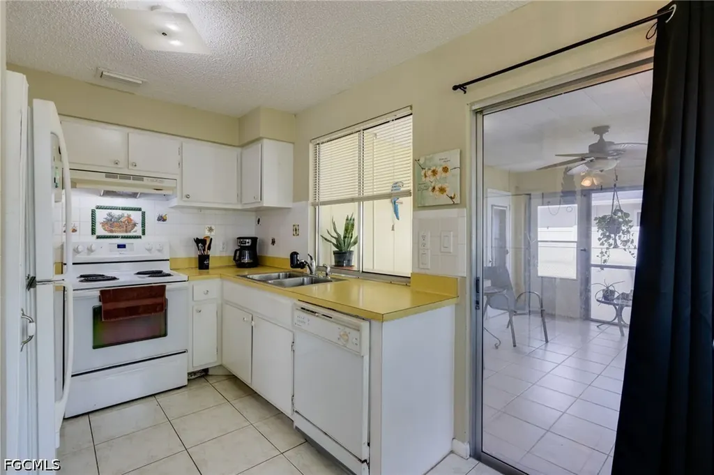 4521 Orchid Boulevard Cape Coral FL 33904