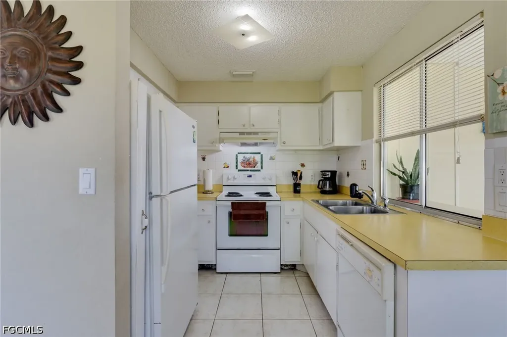 4521 Orchid Boulevard Cape Coral FL 33904